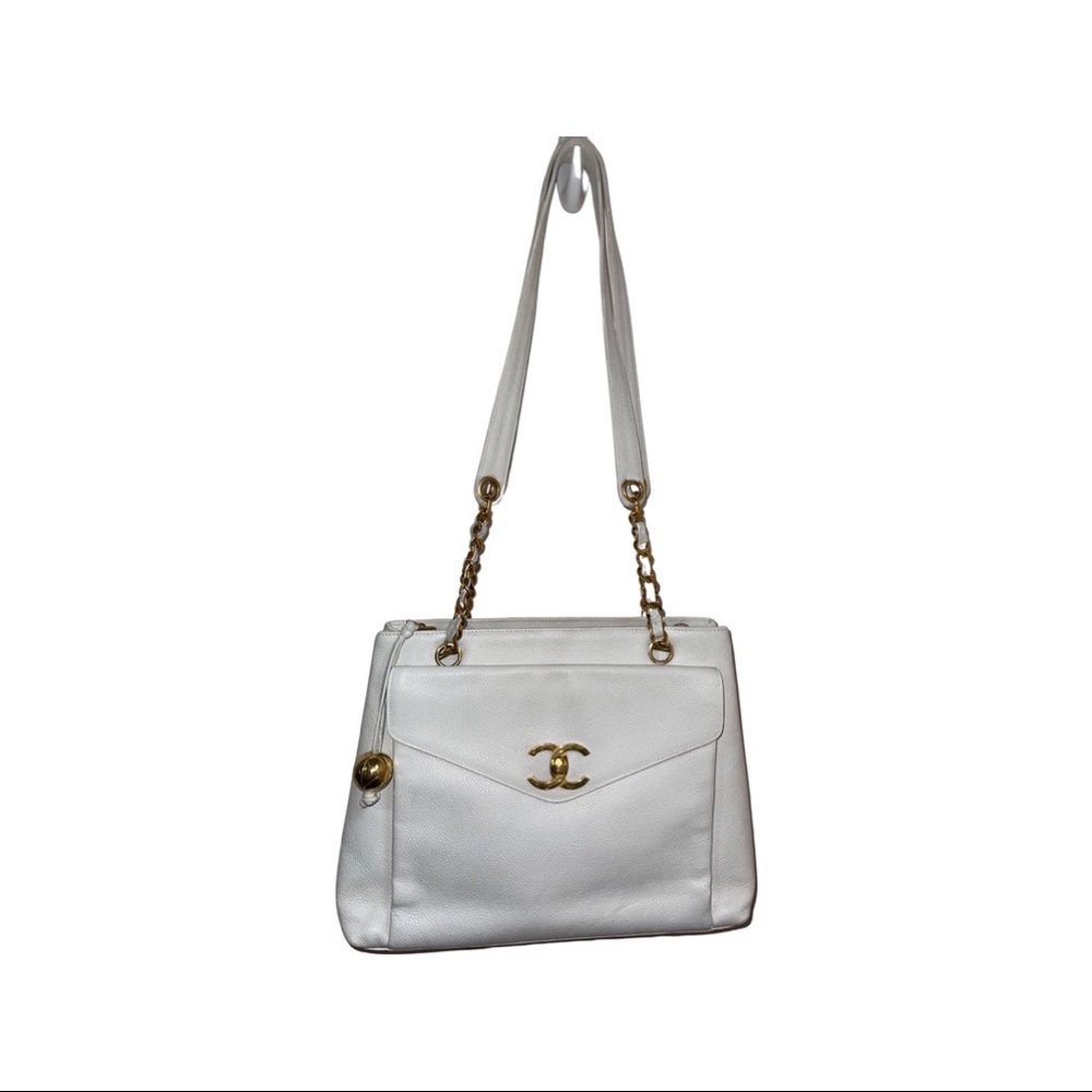 CHANEL vintage shoulder bag